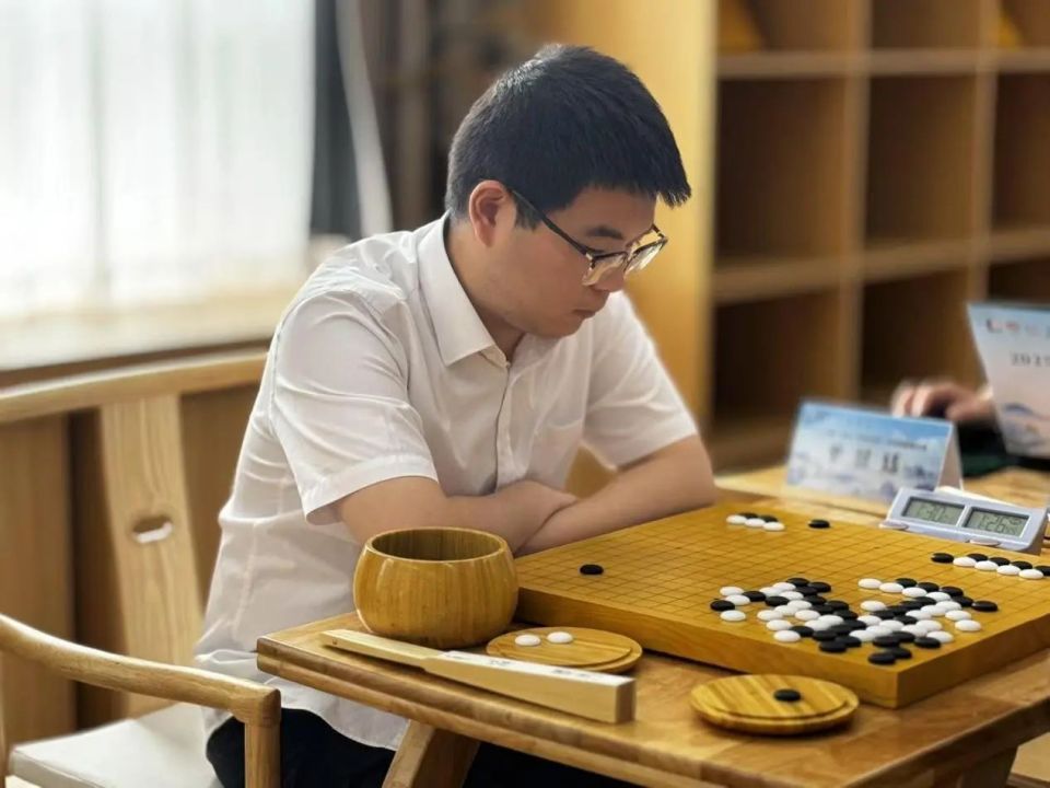 向在位冠军, 让步 向在位冠军, 让步