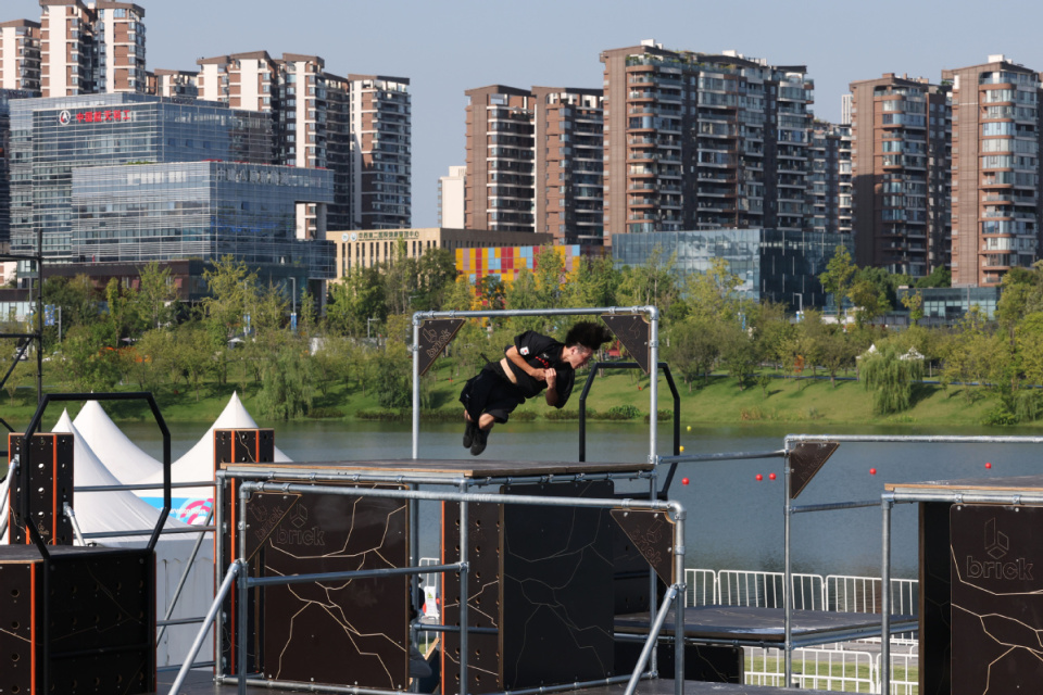 赛场举行, src, bt