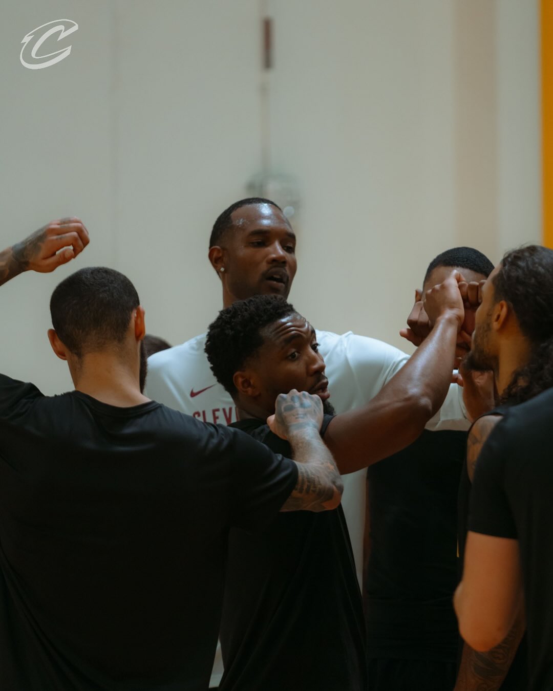 src, amp, div src, amp, div