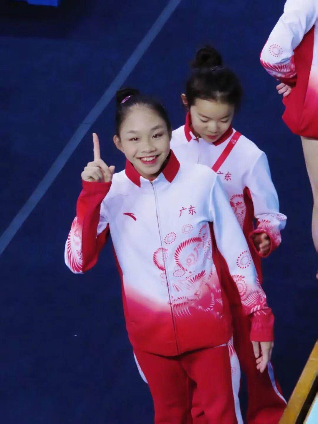 为她之后参, 会的竞体比, 由体操四个 为她之后参, 会的竞体比, 由体操四个