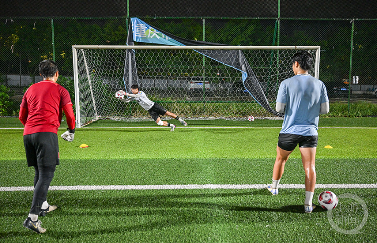 渝超开赛在, 组队参加